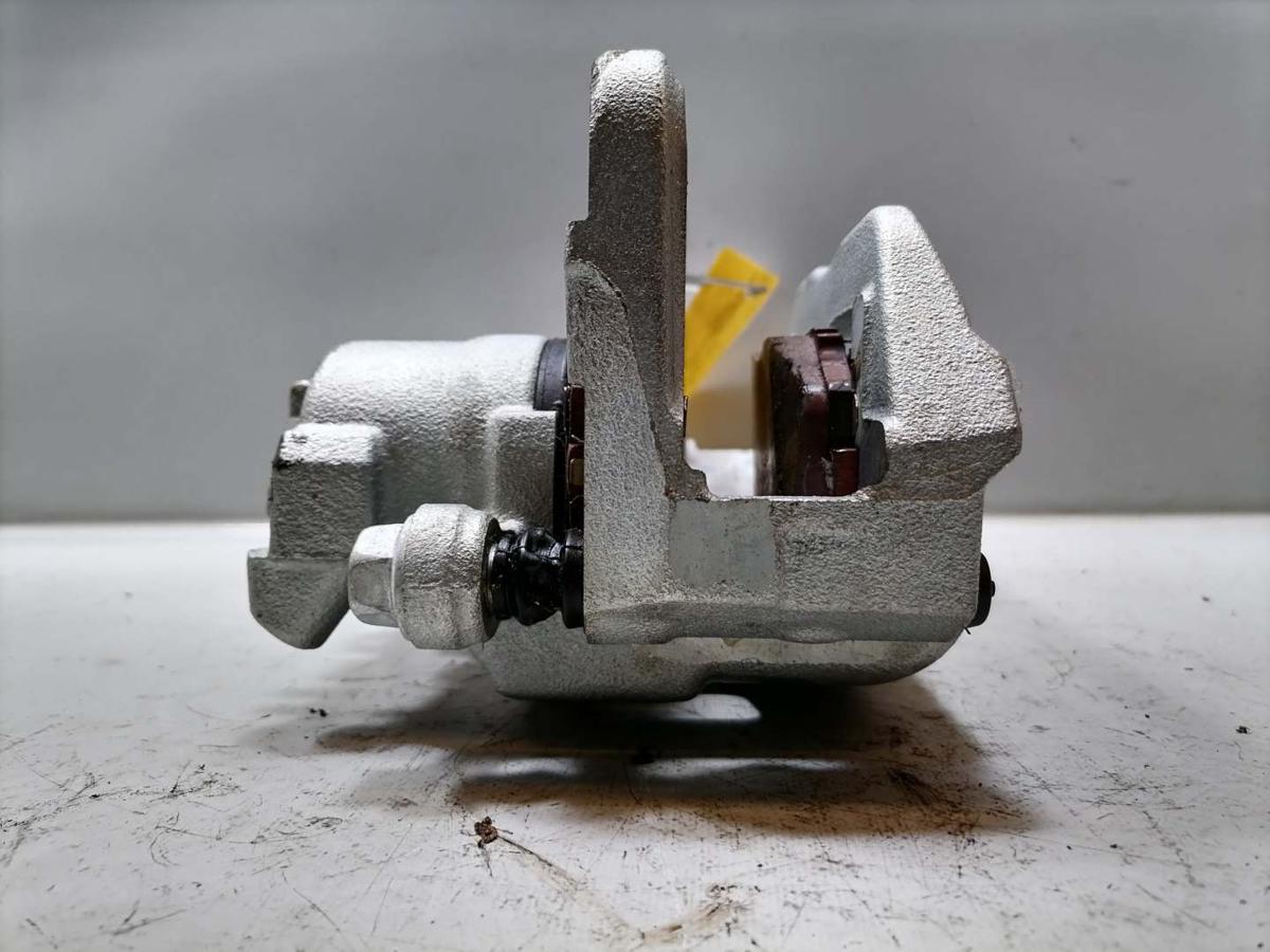 Mitsubishi Eclipse Cross GL3W original Bremssattel vorn rechts 2.4 72kw Bj.2023